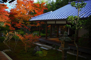 Illustration for article titled Bad Tourists Lead to Photography Ban at Japanese Temples